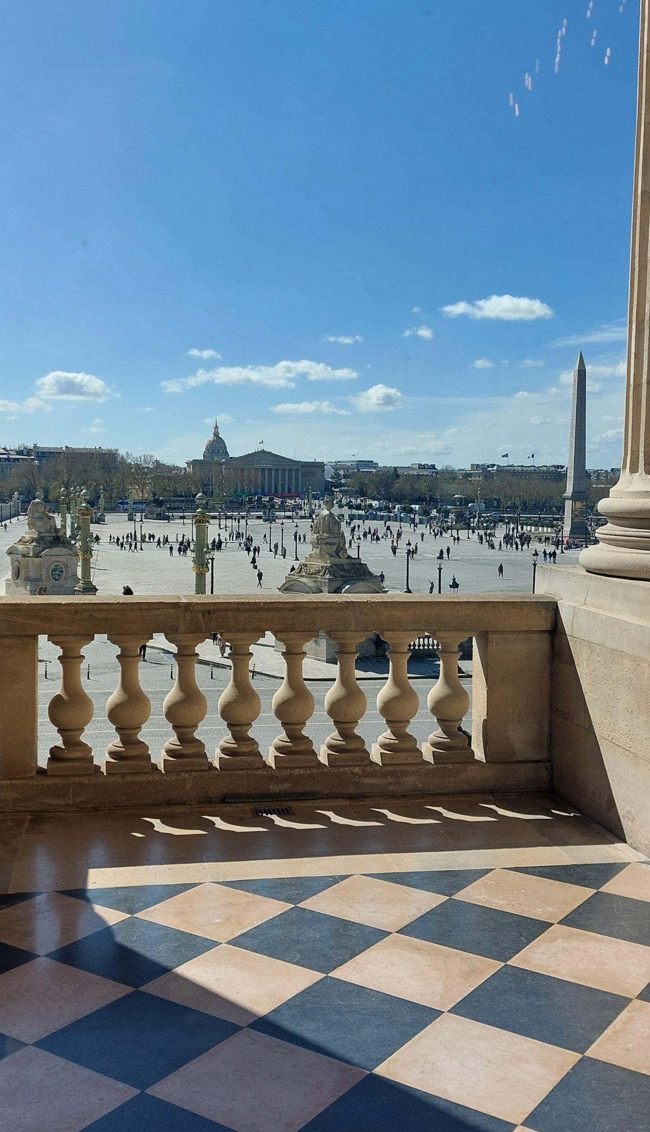 Le Petit Toit Madeleine flat is situated next to Marine Museum