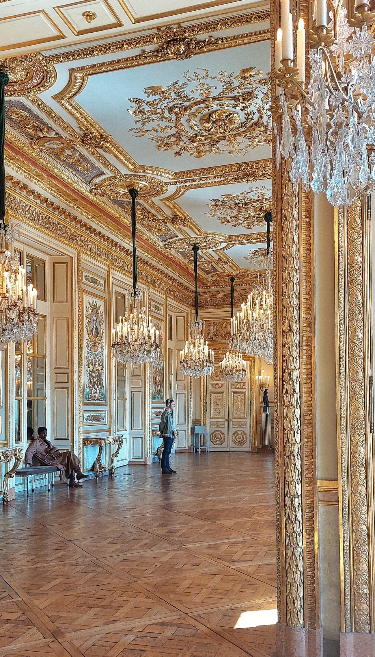 Le Petit Toit Madeleine flat is situated next to Marine Museum