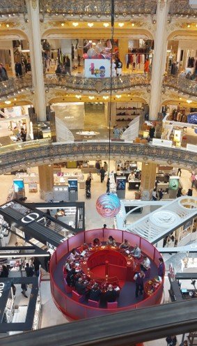 Le Petit Toit Madeleine Flat is situated next to Galeries Lafeyette Paris Haussmann luxury brands corners